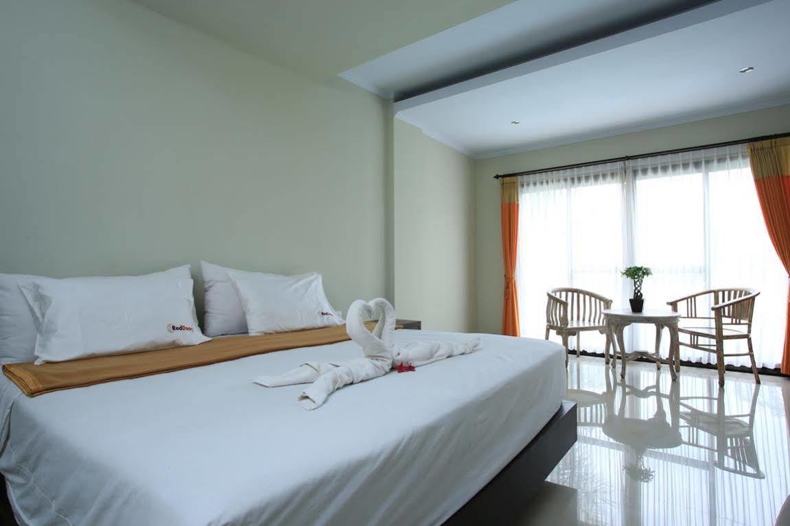 Reddoorz @ Padma Utara Hotell Legian Eksteriør bilde